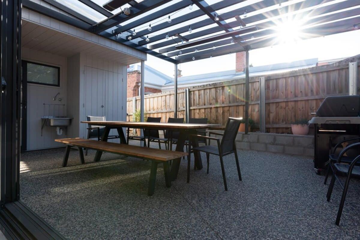 Balfour Cottage Wifi & Parking Лонсестън Екстериор снимка